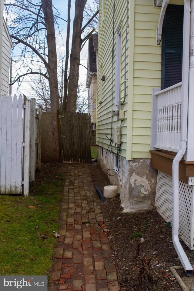 234 E Linden St Unit A - Photo 4 of 45