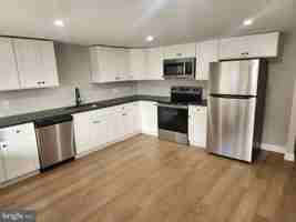 featured image of 2 STEIDLER Lane unit: Front