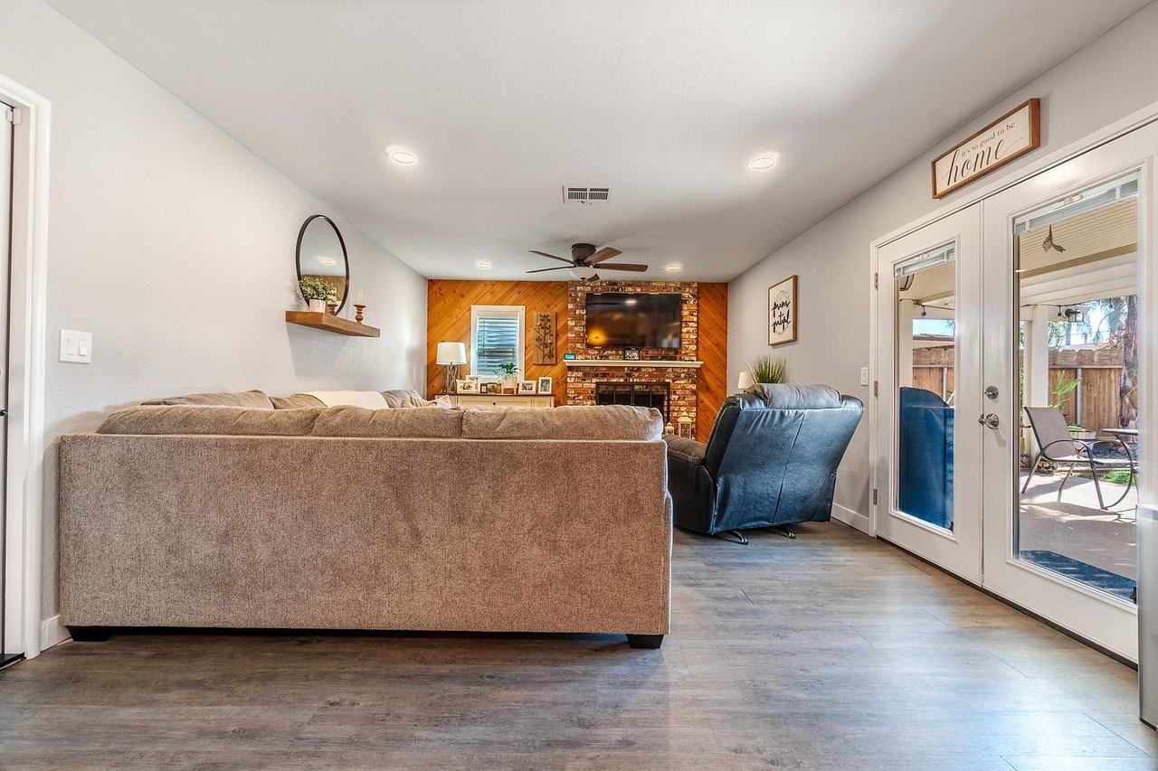 1741 Mccomb Ave - Photo 4 of 26