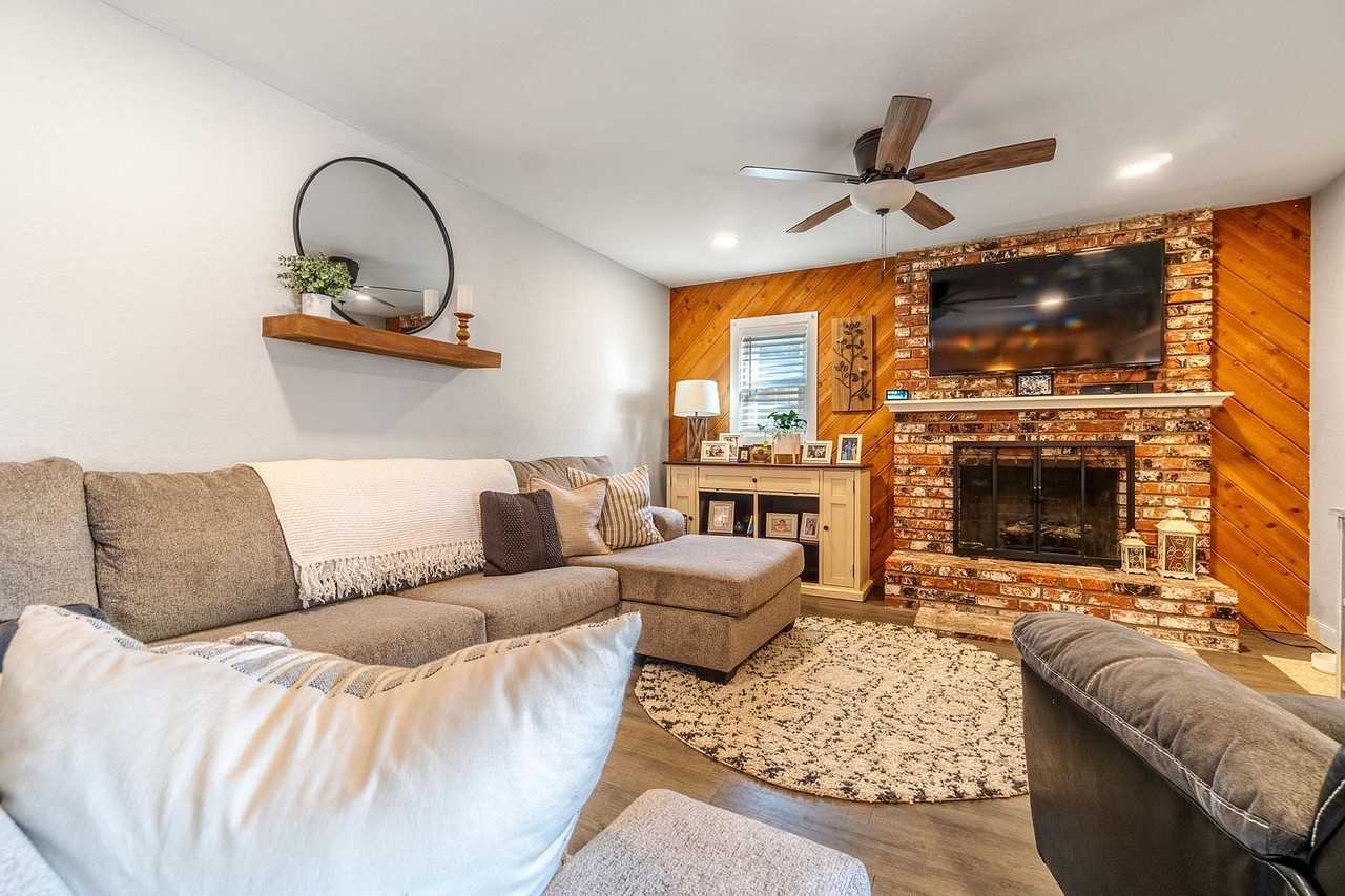 1741 Mccomb Ave - Photo 6 of 26