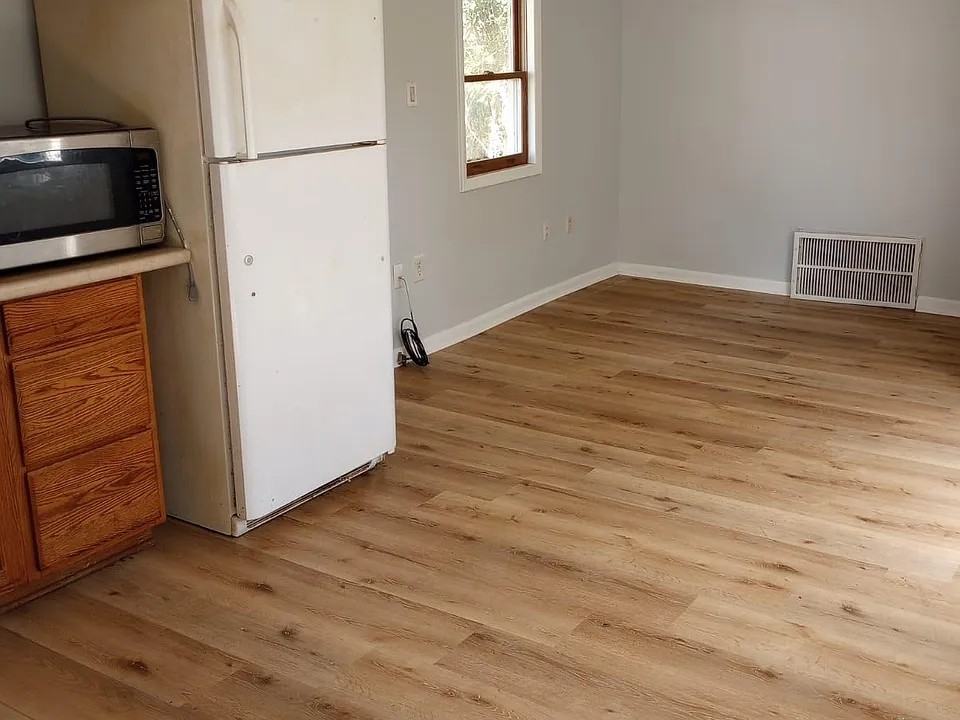 338 Fairwood Ter #C - Photo 2 of 4