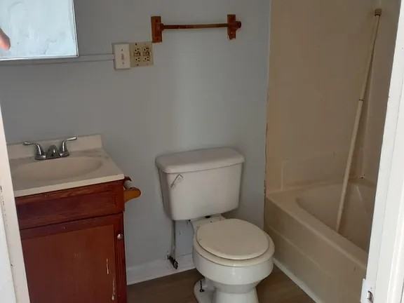 338 Fairwood Ter #C - Photo 4 of 4