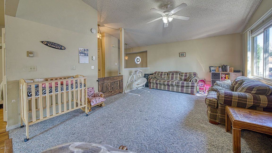 300 E Laurel St - Photo 4 of 18