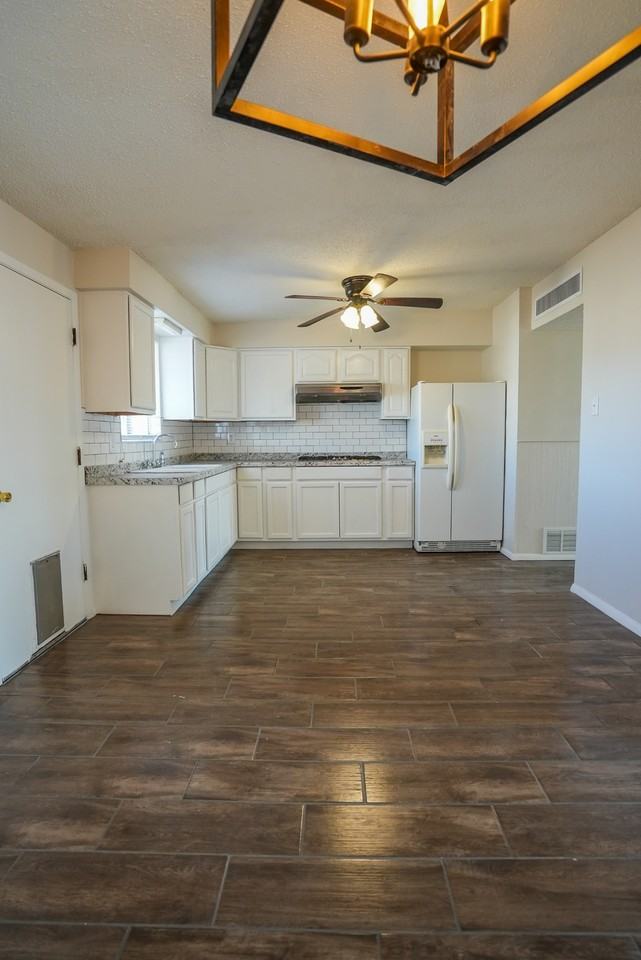 10525 Champlain St - Photo 4 of 13