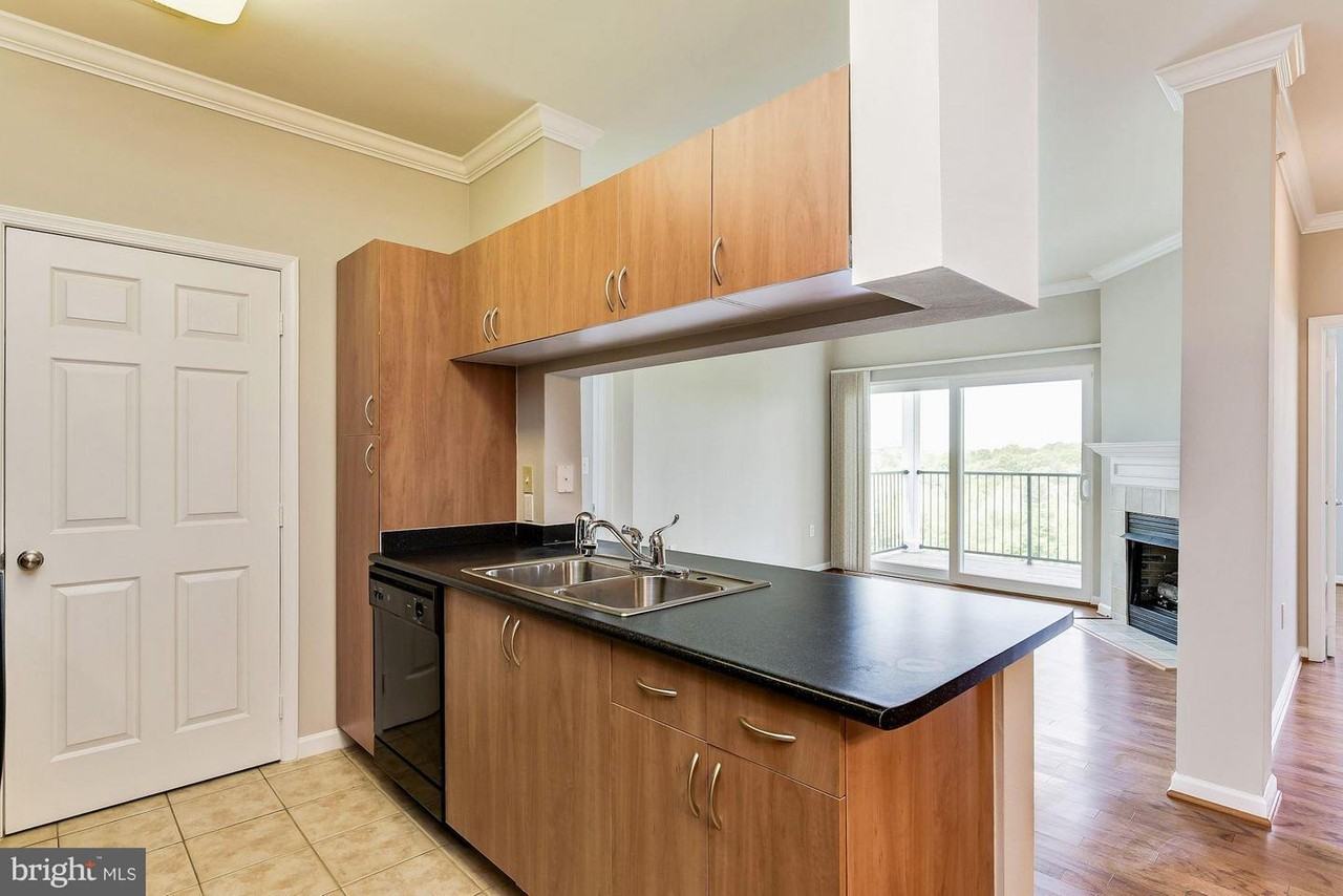 19611 Galway Bay Cir #404 - Photo 2 of 19