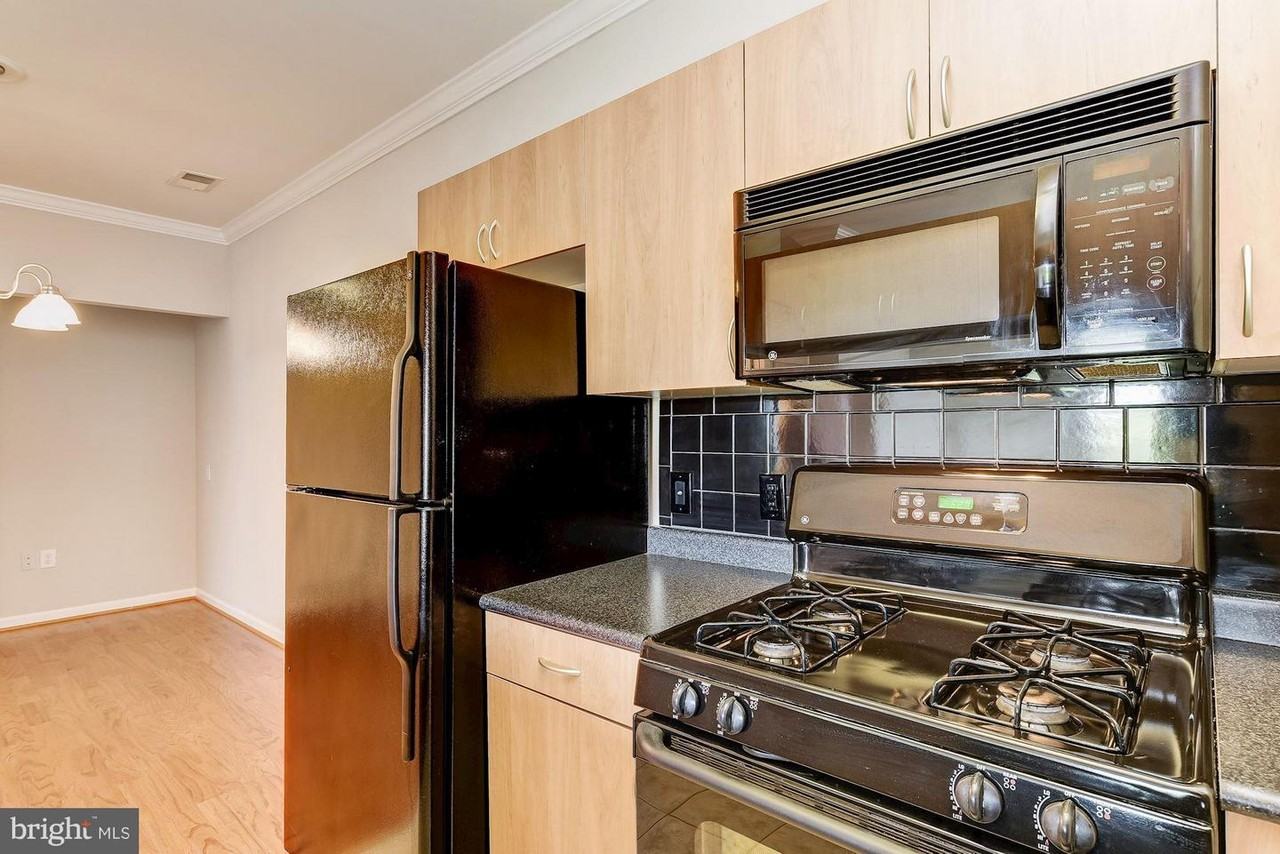 19611 Galway Bay Cir #404 - Photo 5 of 19