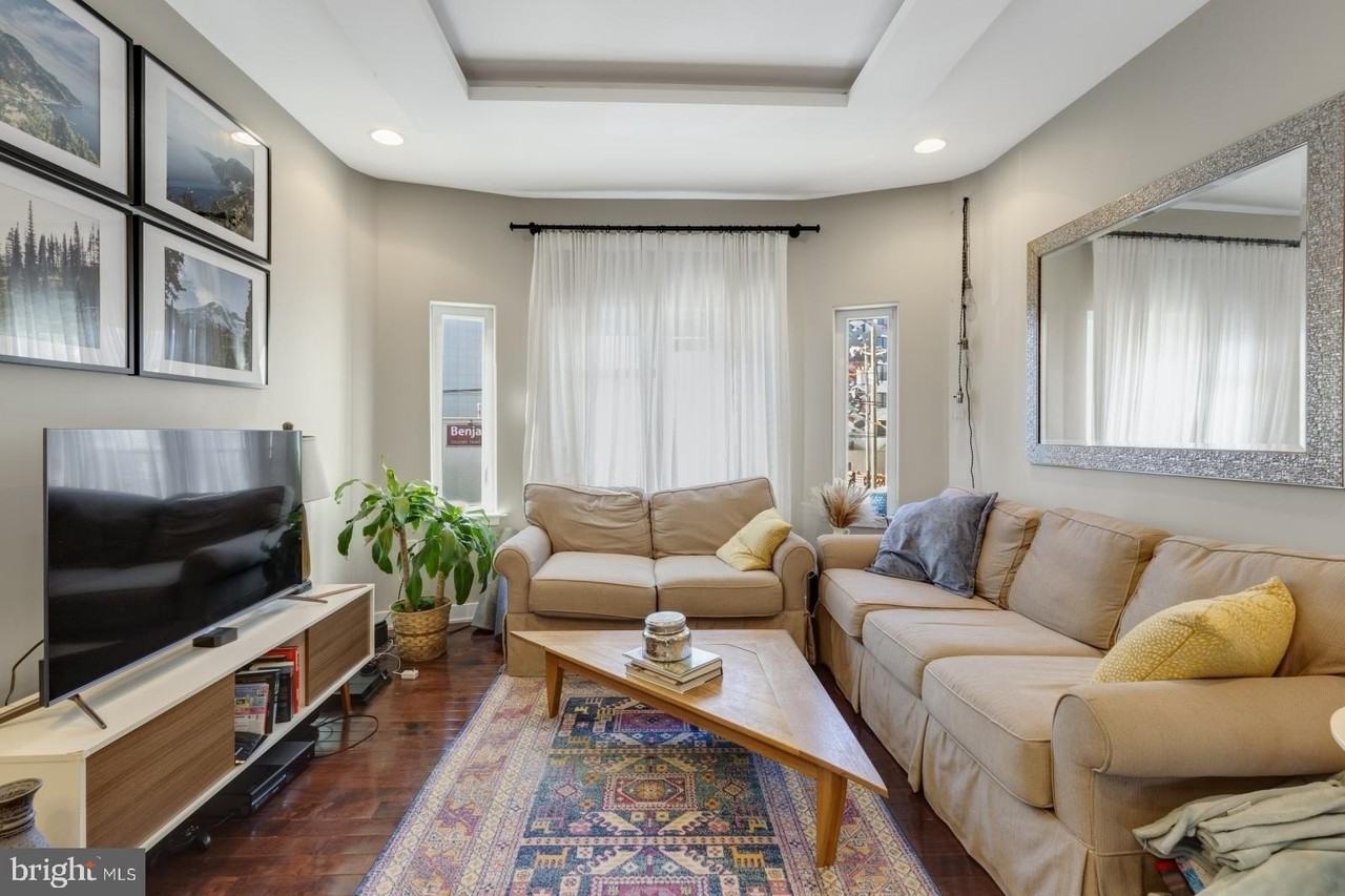 221 W Girard Ave Apt 2 - Photo 3 of 22