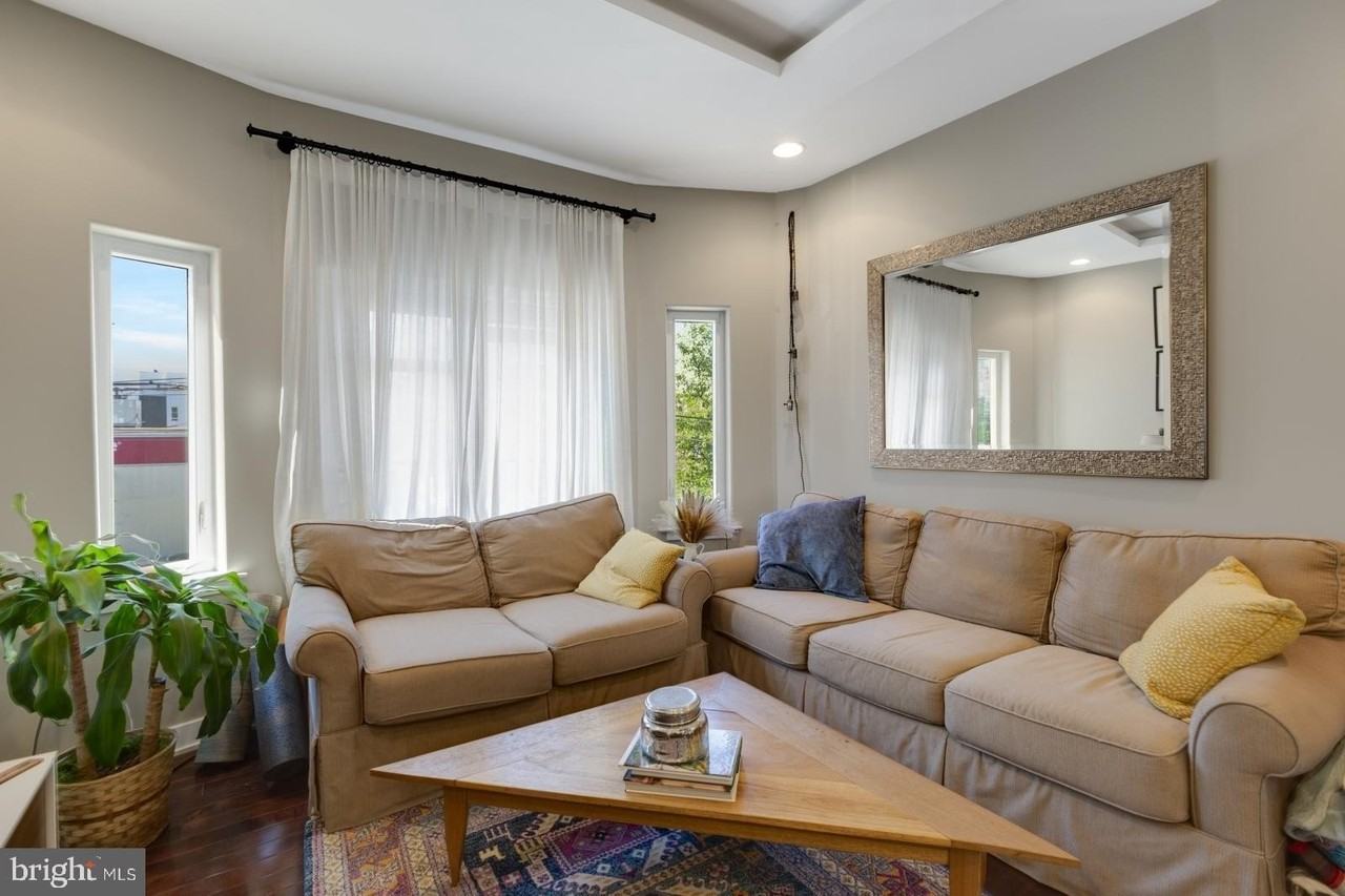 221 W Girard Ave Apt 2 - Photo 4 of 22