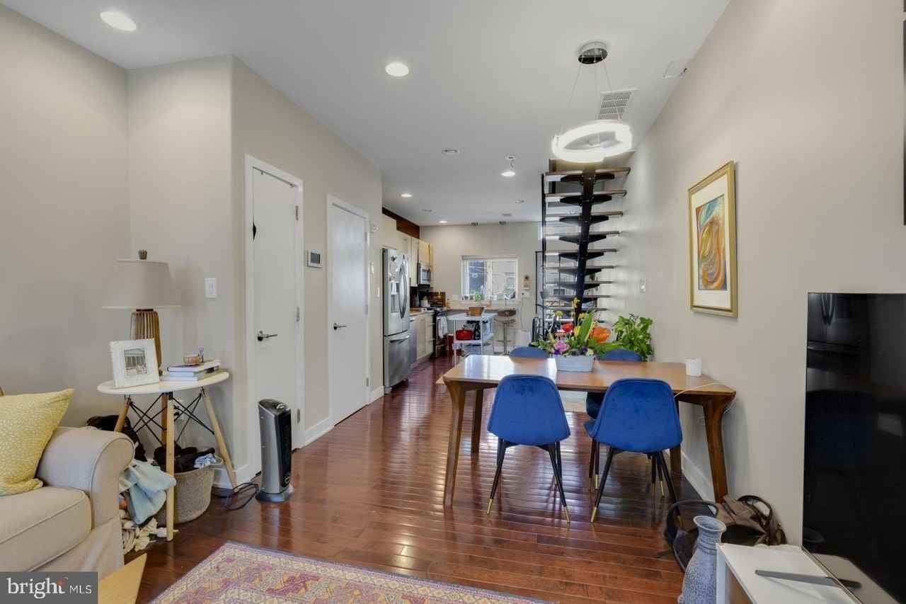 221 W Girard Ave Apt 2 - Photo 5 of 22