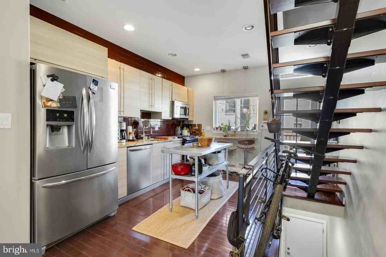 221 W Girard Ave Apt 2 - Photo 6 of 22