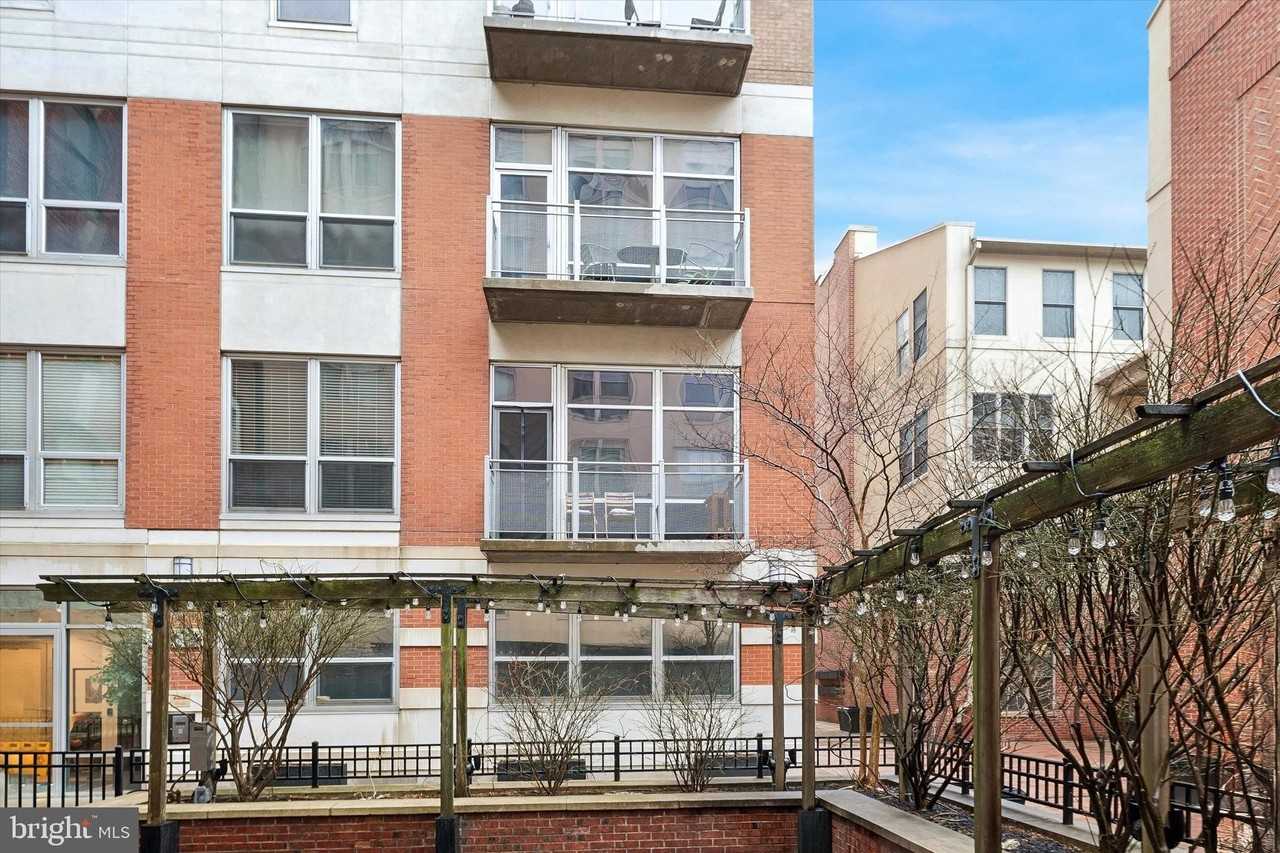 113 N Bread St #3D2 - Photo 2 of 15