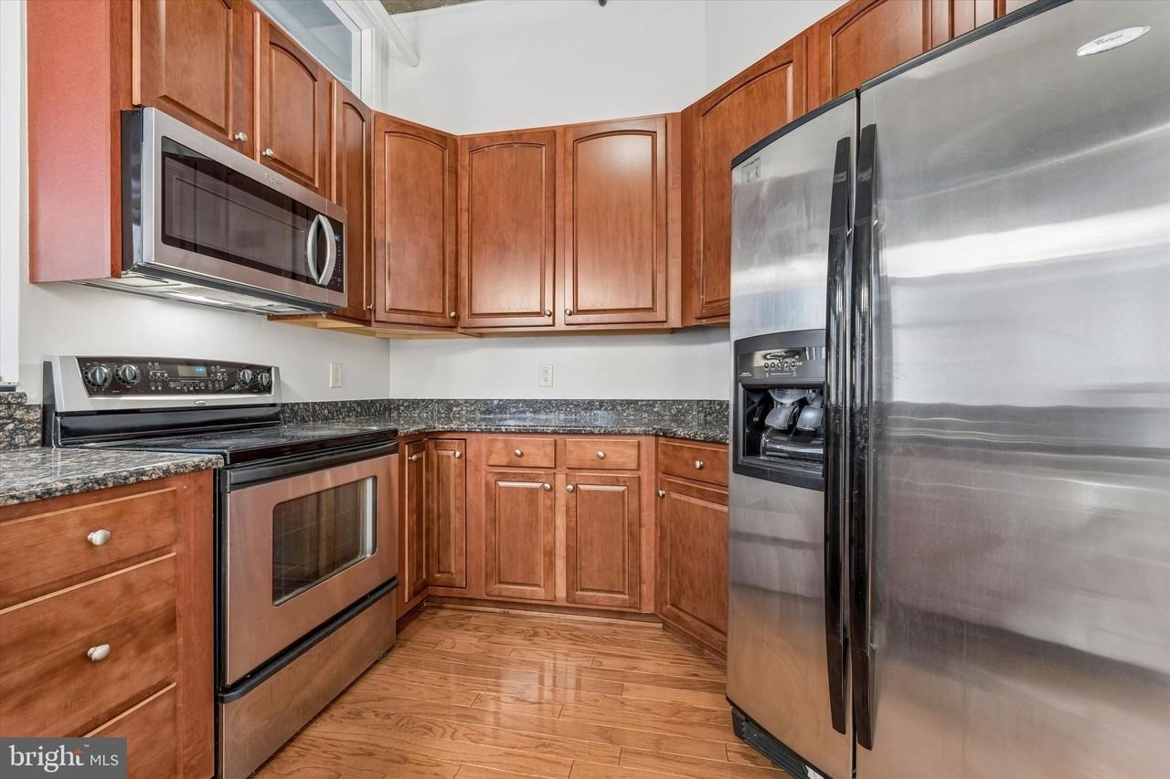 113 N Bread St #3D2 - Photo 3 of 15