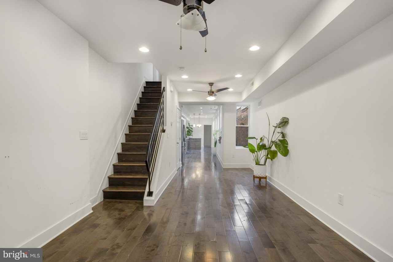 1937 E Sergeant St - Photo 2 of 33