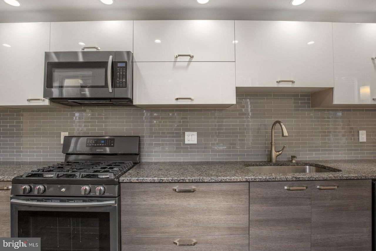 1937 E Sergeant St - Photo 7 of 33