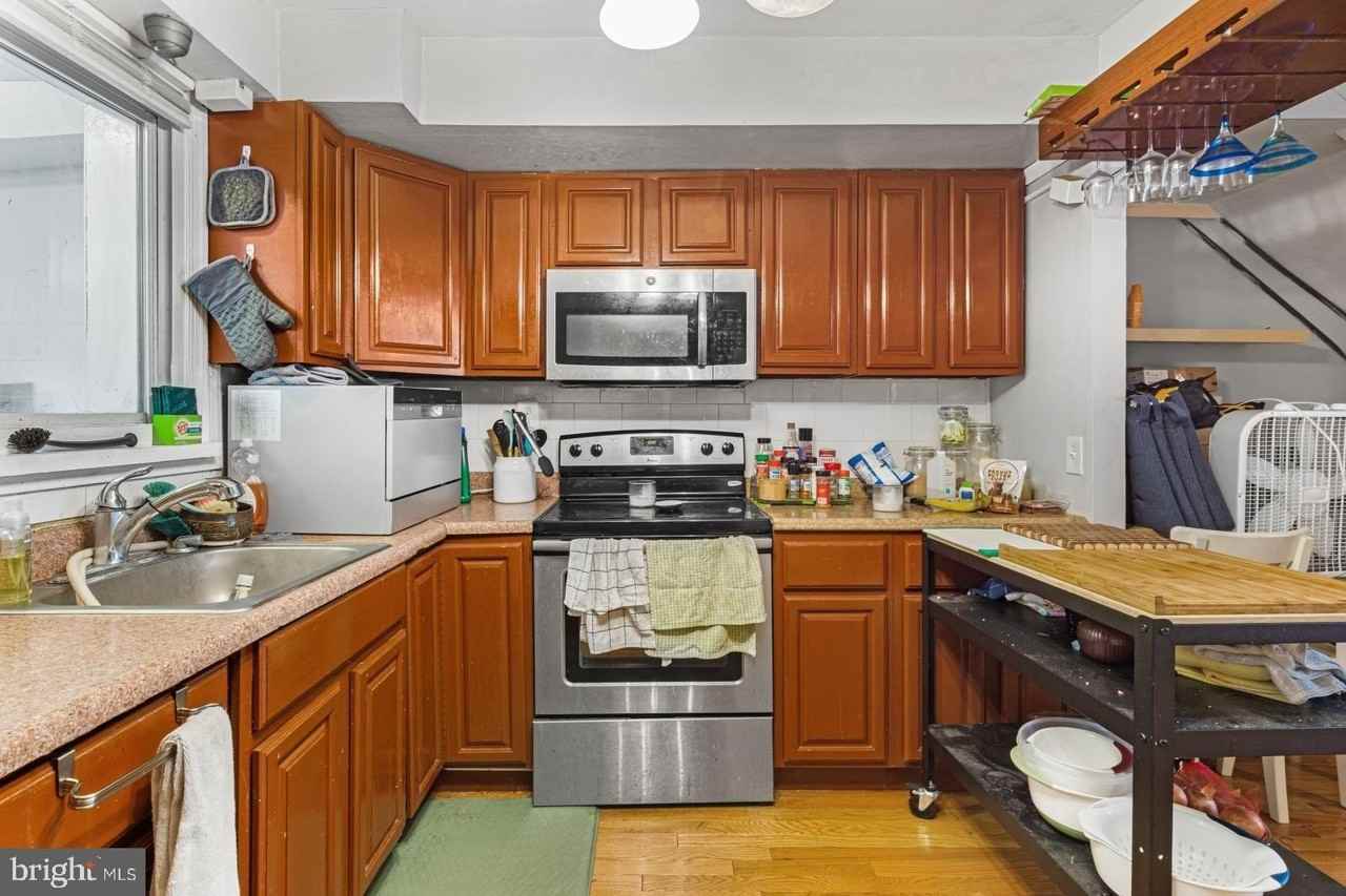 633 Hoffman St - Photo 2 of 20