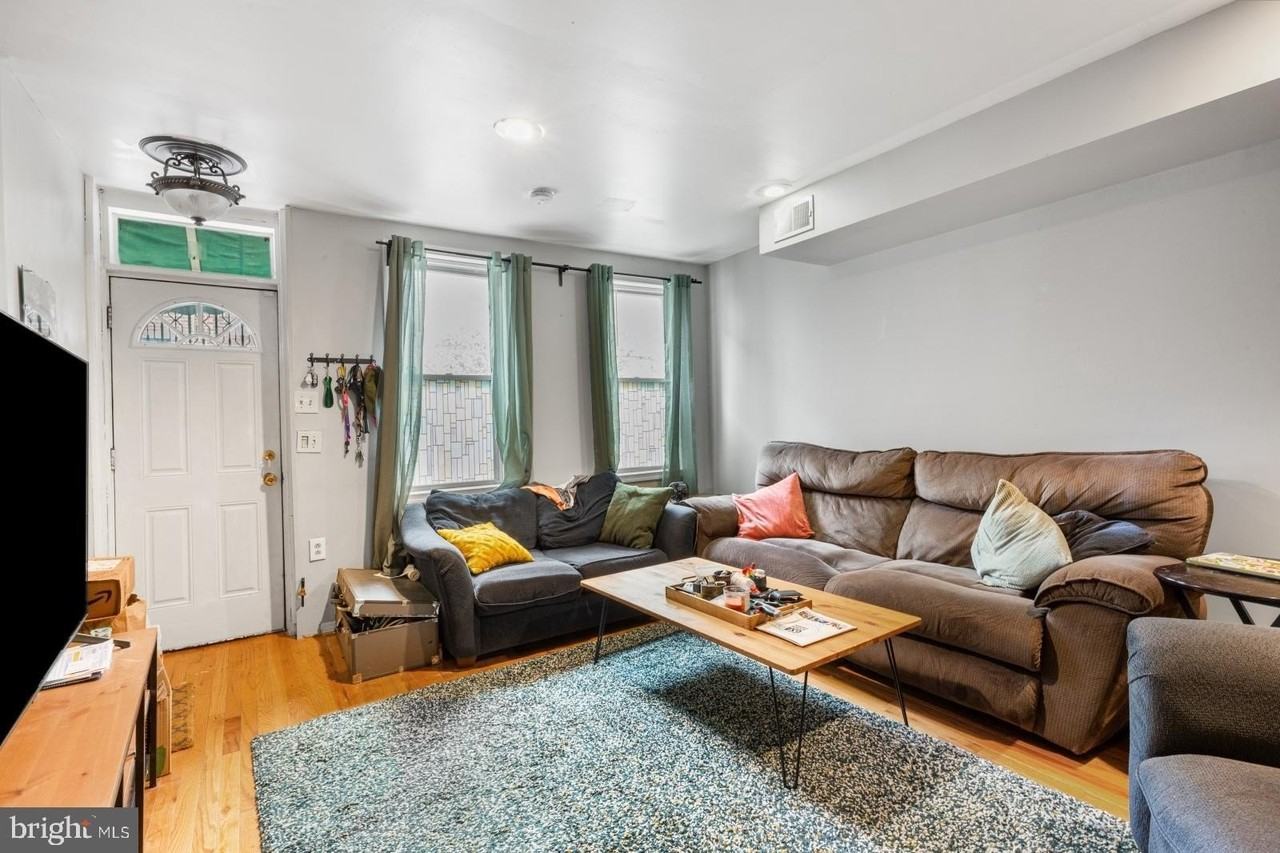 633 Hoffman St - Photo 3 of 20