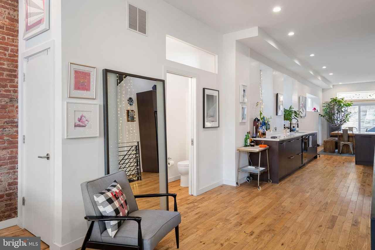 1705 Wharton St - Photo 4 of 50