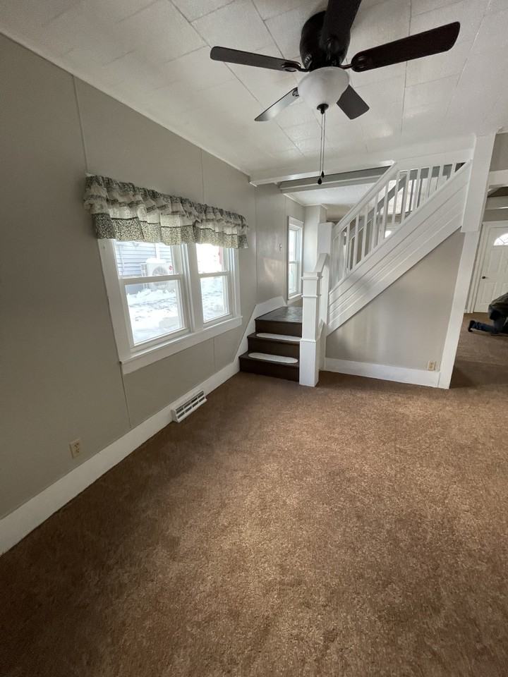 305 N 3rd St - Photo 3 of 6