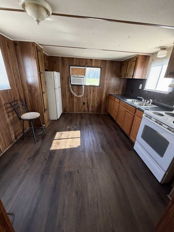 918 Elm St #B - Photo 2 of 6