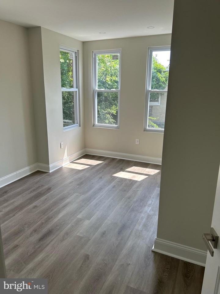 2511 N 31st St - Photo 5 of 10