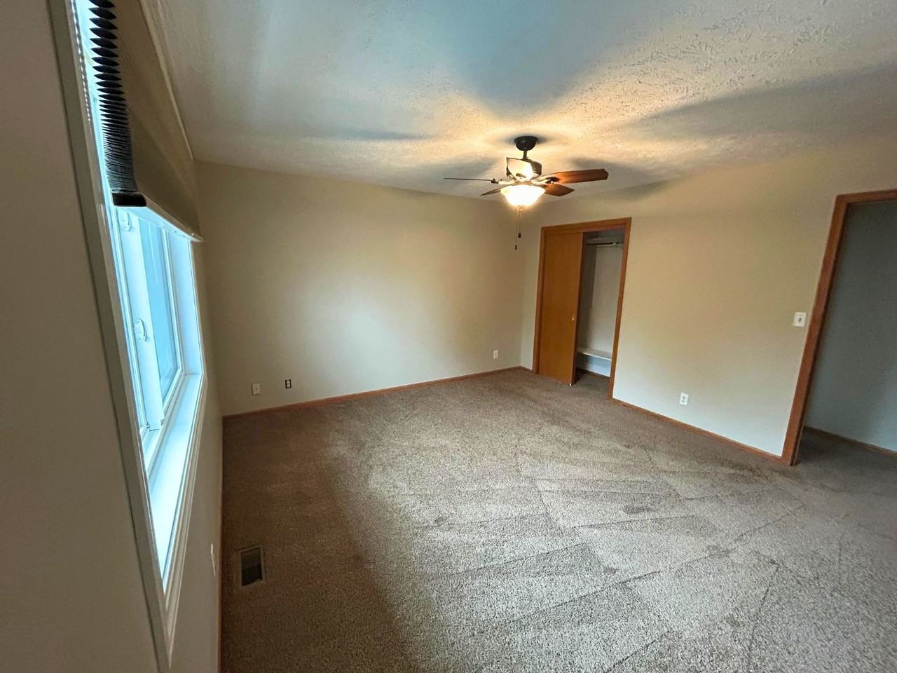 5310 S 78th St - Photo 7 of 15