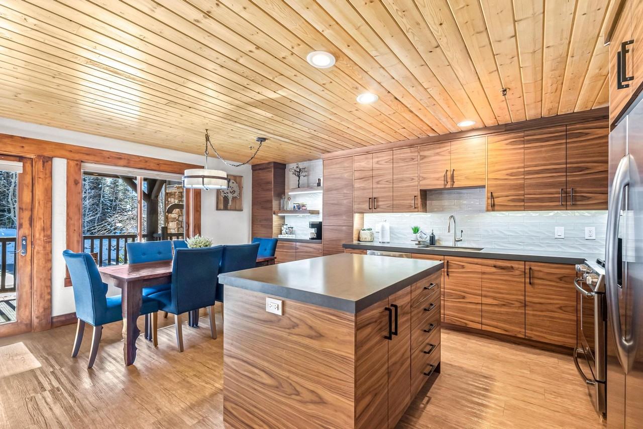 7447 Royal St E #102 - Photo 3 of 19