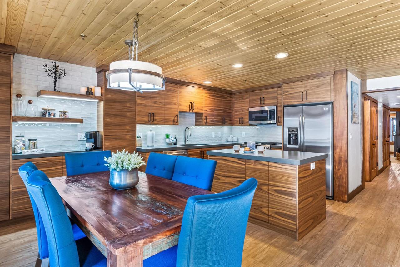 7447 Royal St E #102 - Photo 4 of 19