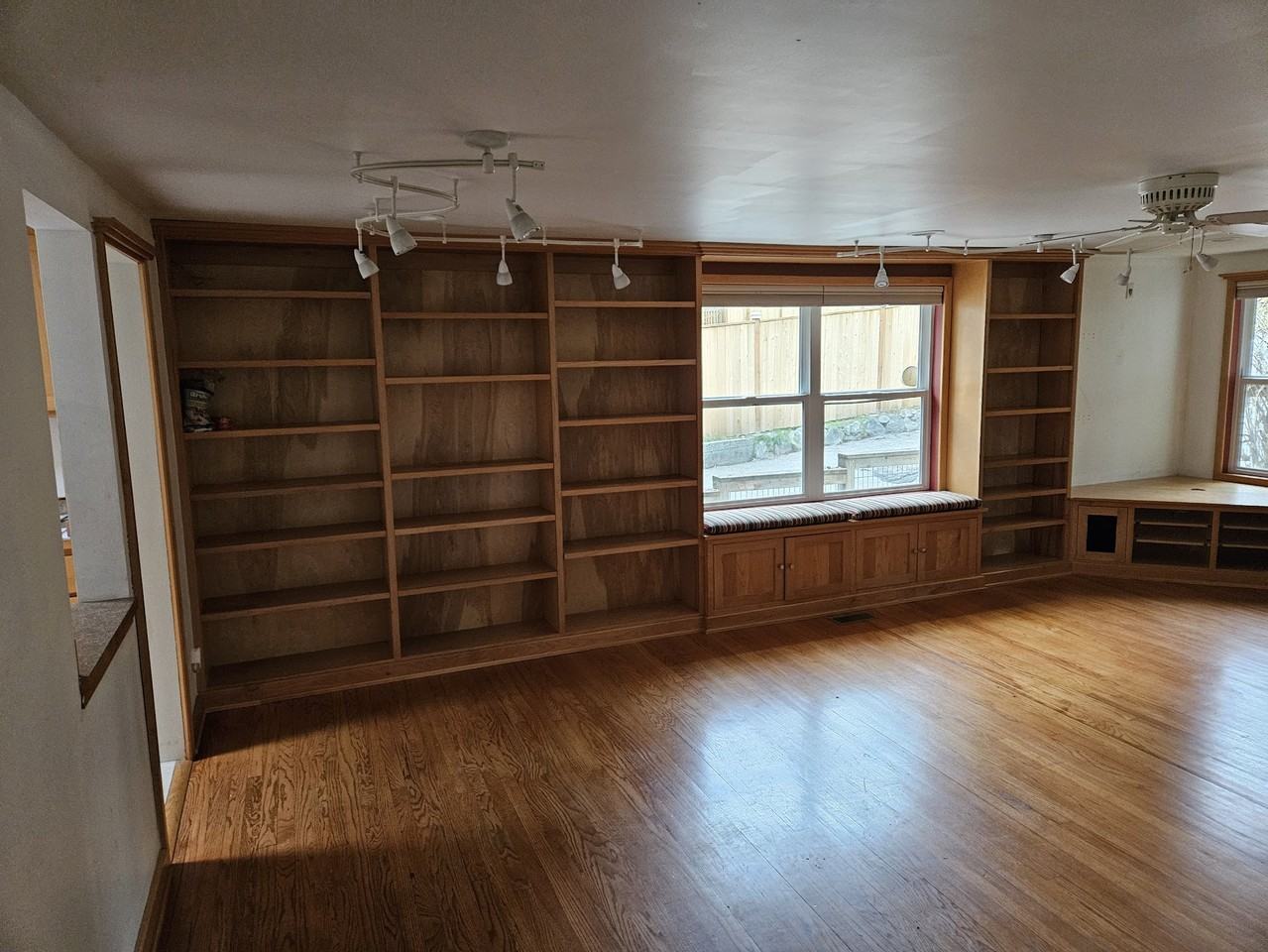 12341 36th Ave Ne - Photo 4 of 20