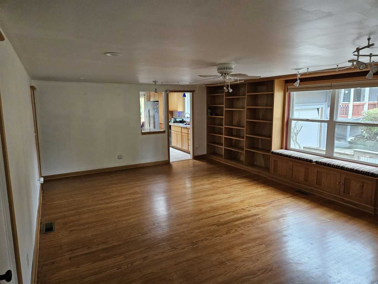 12341 36th Ave Ne - Photo 5 of 20