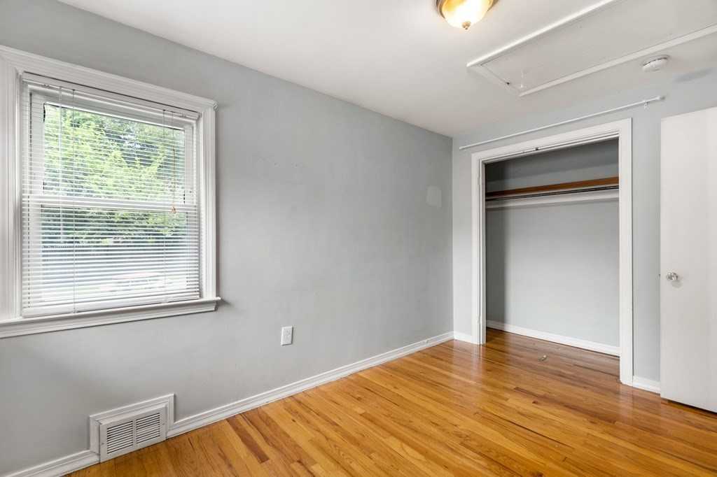 763 Wilder St - Photo 7 of 17