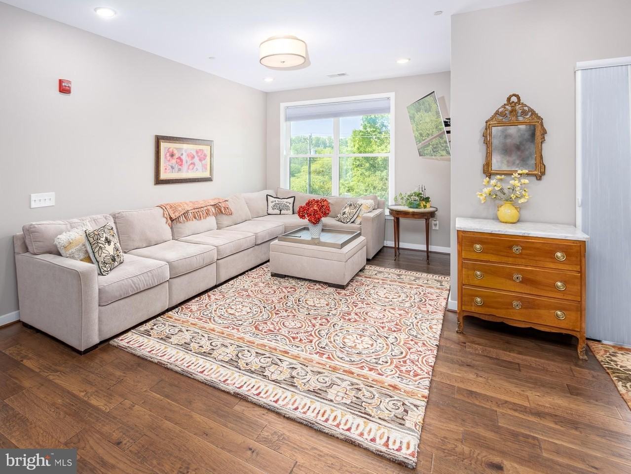 3989 Norton Pl Unit 407 - Photo 6 of 28