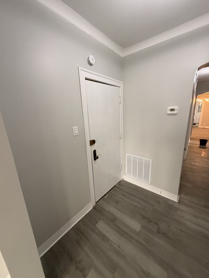 8434 S Drexel Ave - Photo 2 of 20