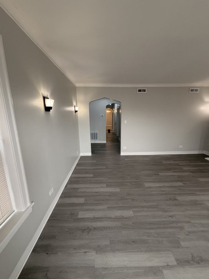 8434 S Drexel Ave - Photo 6 of 20