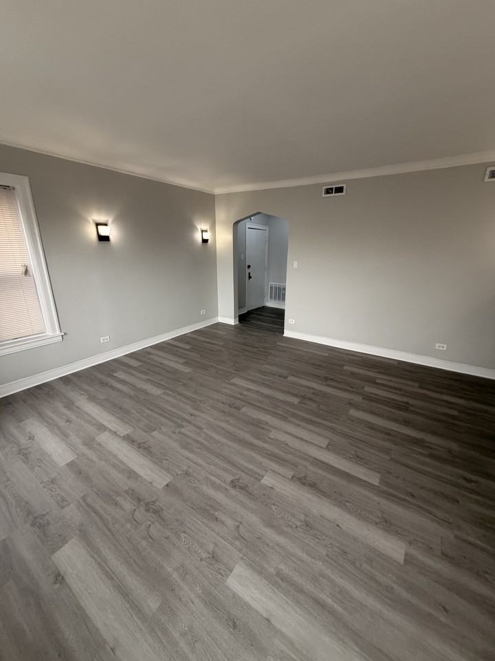 8434 S Drexel Ave - Photo 7 of 20