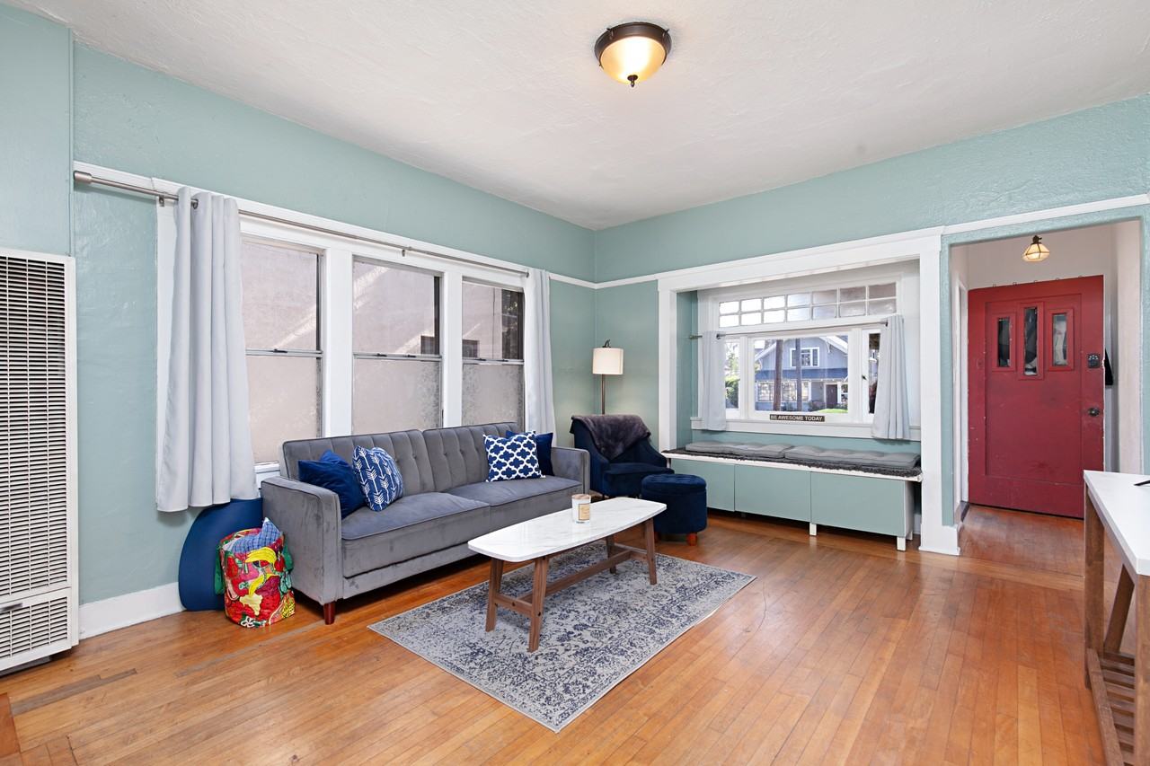 1421 29th St - Photo 5 of 6