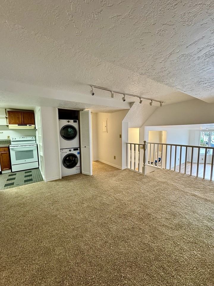 3405 Sw Barbur Blvd #C - Photo 7 of 15