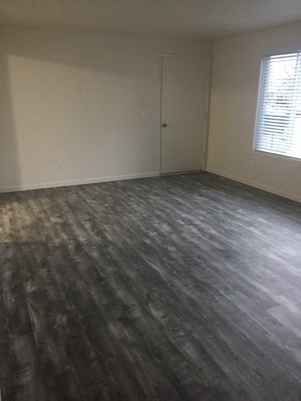 620 Queen Ave Se - Photo 7 of 18