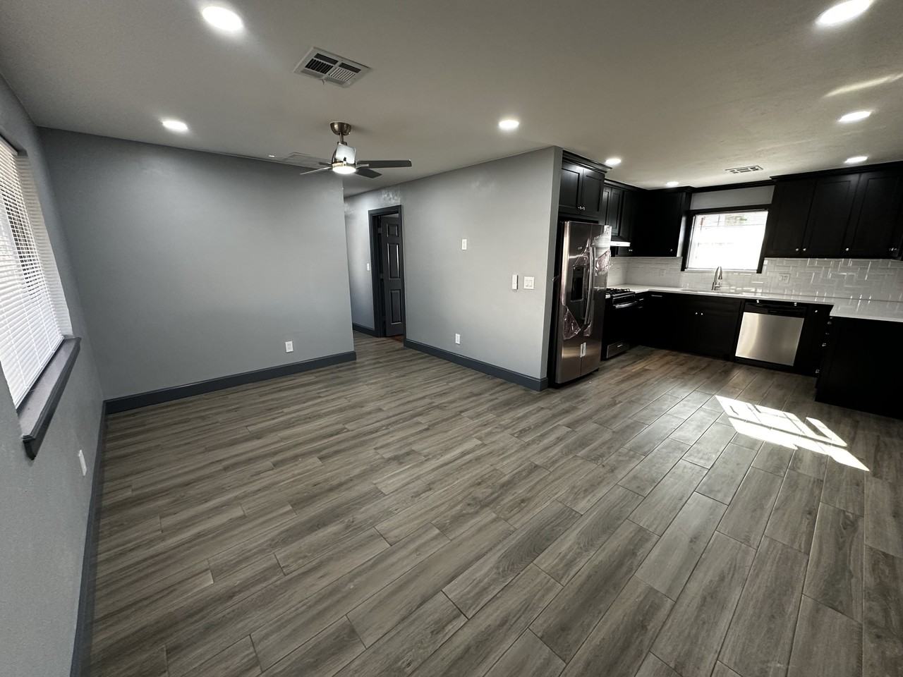 2701 Sw 65th St - Photo 4 of 20