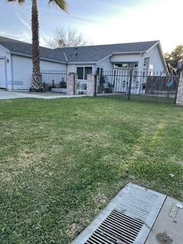 2053 Thompson Ave - Photo 2 of 3