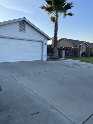 2053 Thompson Ave - Photo 3 of 3