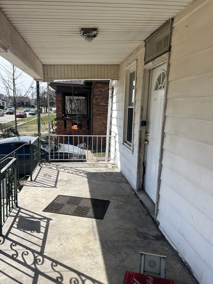 2345 Iowa St - Photo 7 of 20