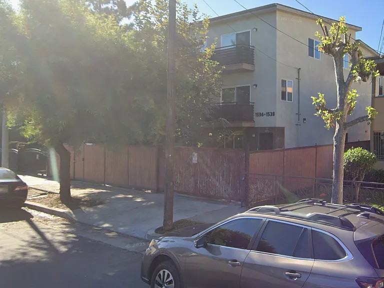 1536 1/2 W 11th Pl - Photo 2 of 16