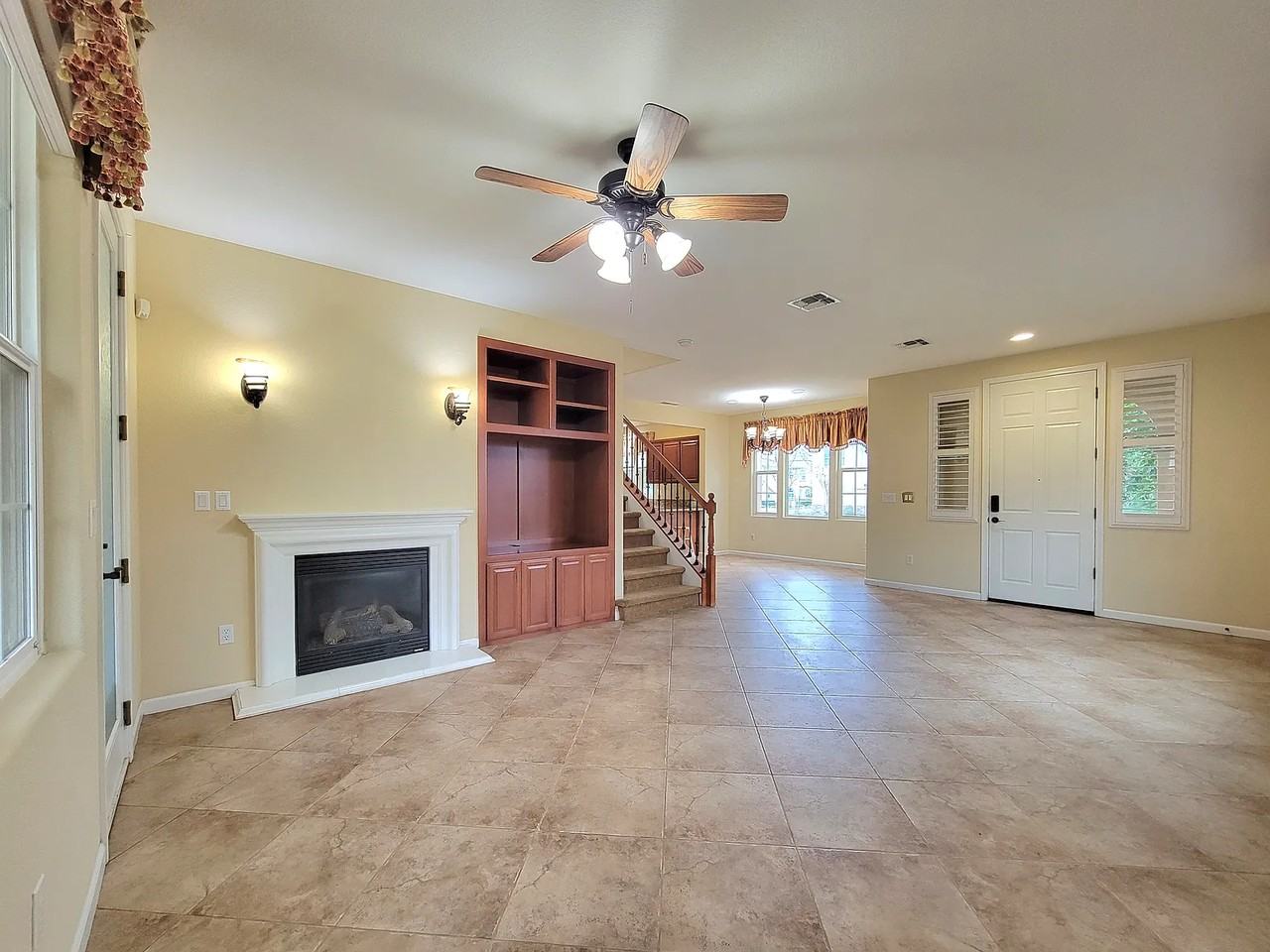 205 Barnhill Dr - Photo 3 of 20