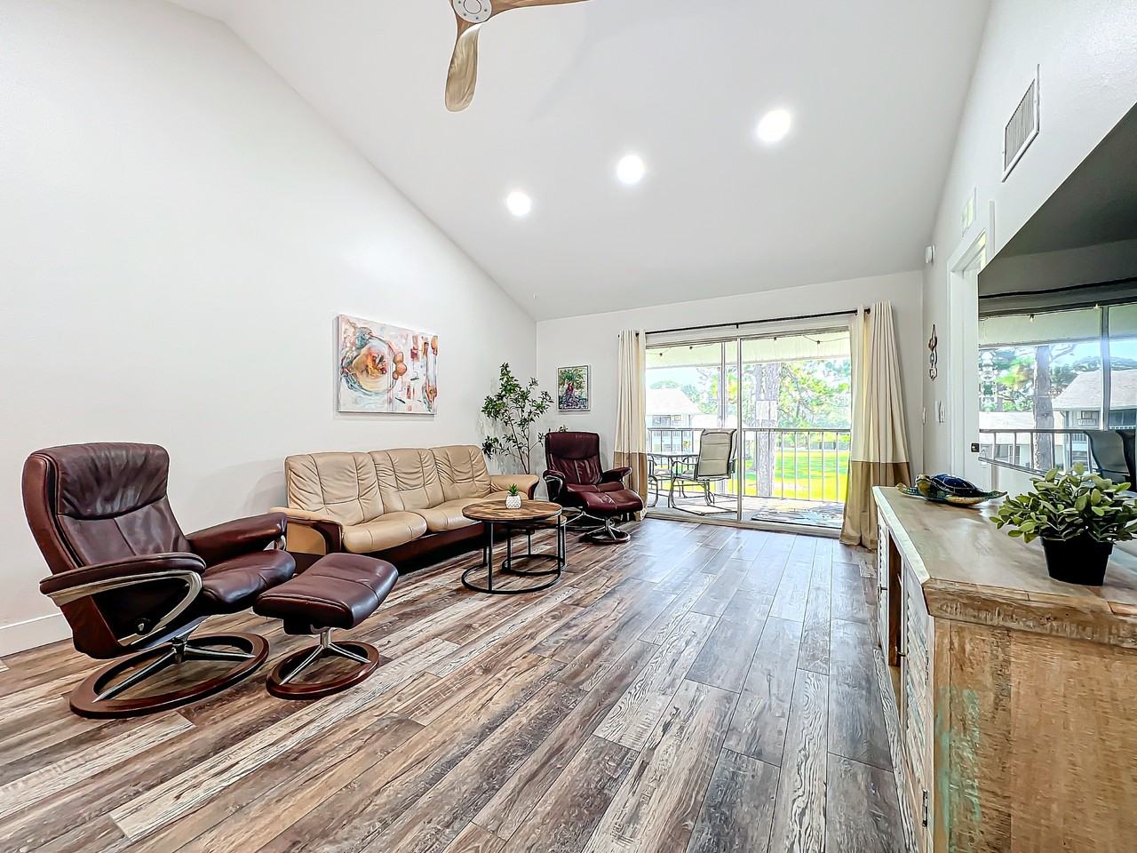 1407 Pine Lake Dr Bldg C - Photo 4 of 20