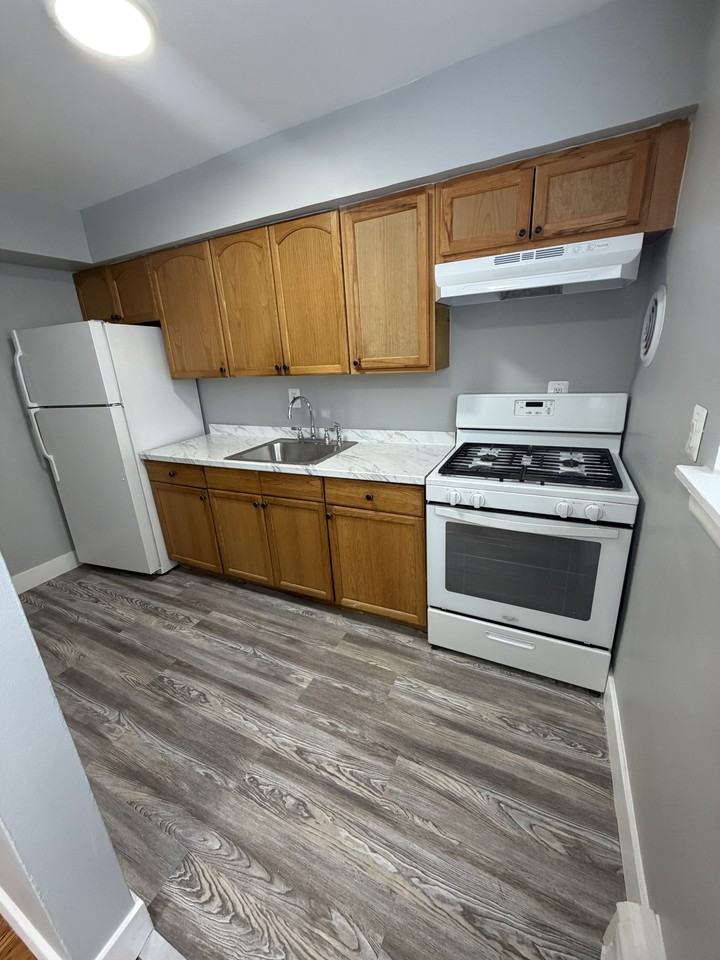 2428 Saint Georges Ave #4A - Photo 3 of 7