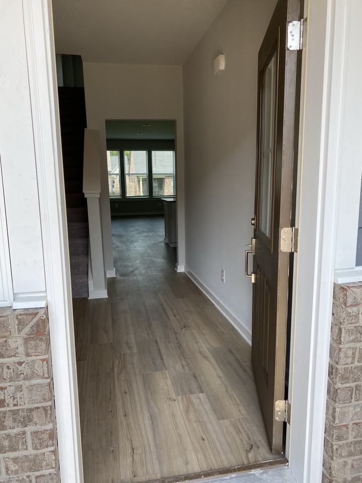 3115 Lamond Dr - Photo 2 of 18