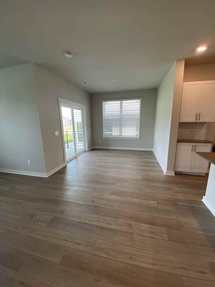 3115 Lamond Dr - Photo 4 of 18