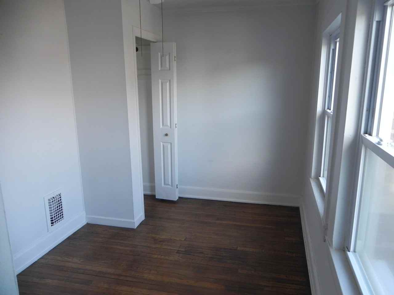 186 Grasmere Ave #3 - Photo 2 of 9