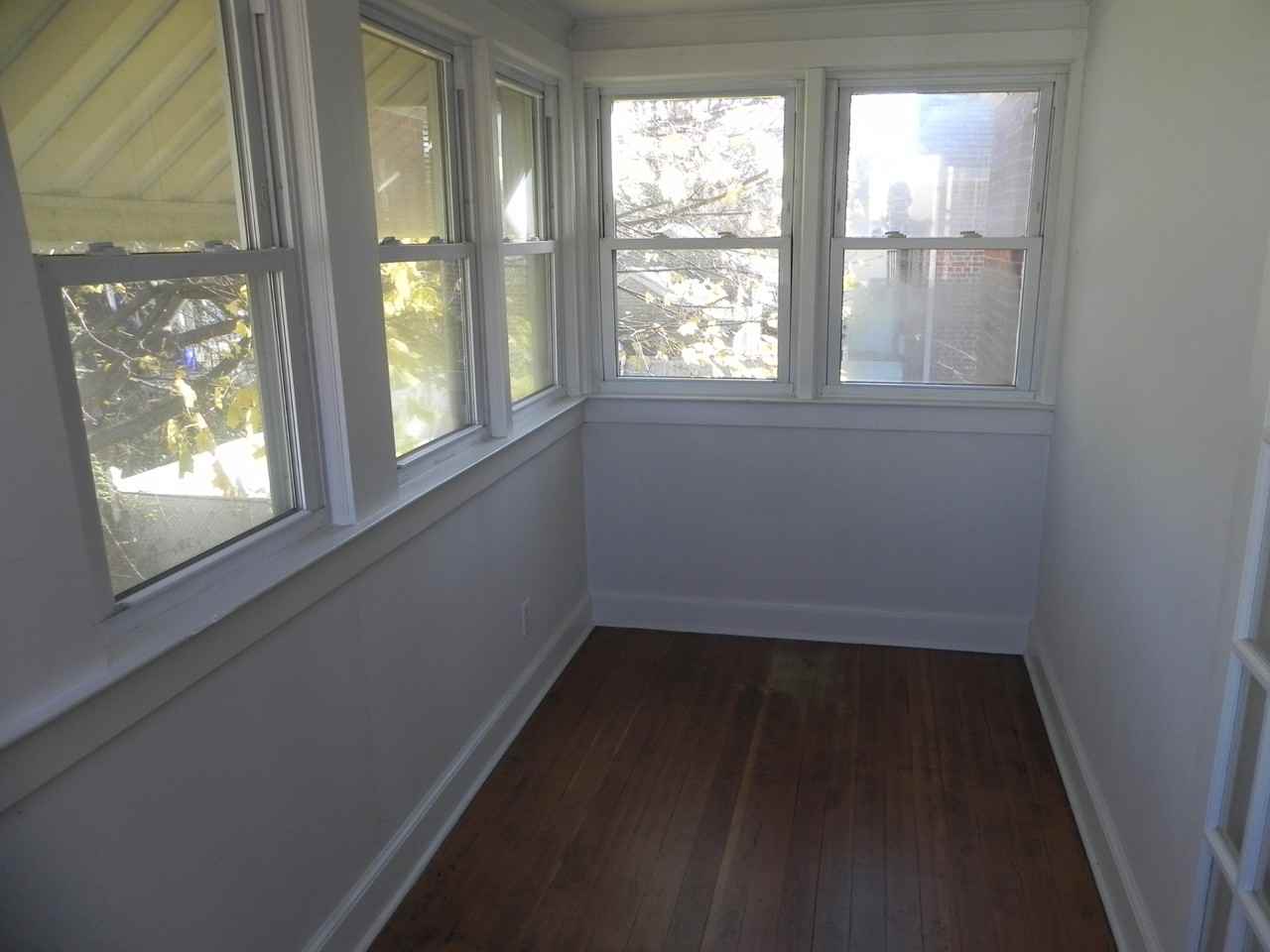 186 Grasmere Ave #3 - Photo 6 of 9