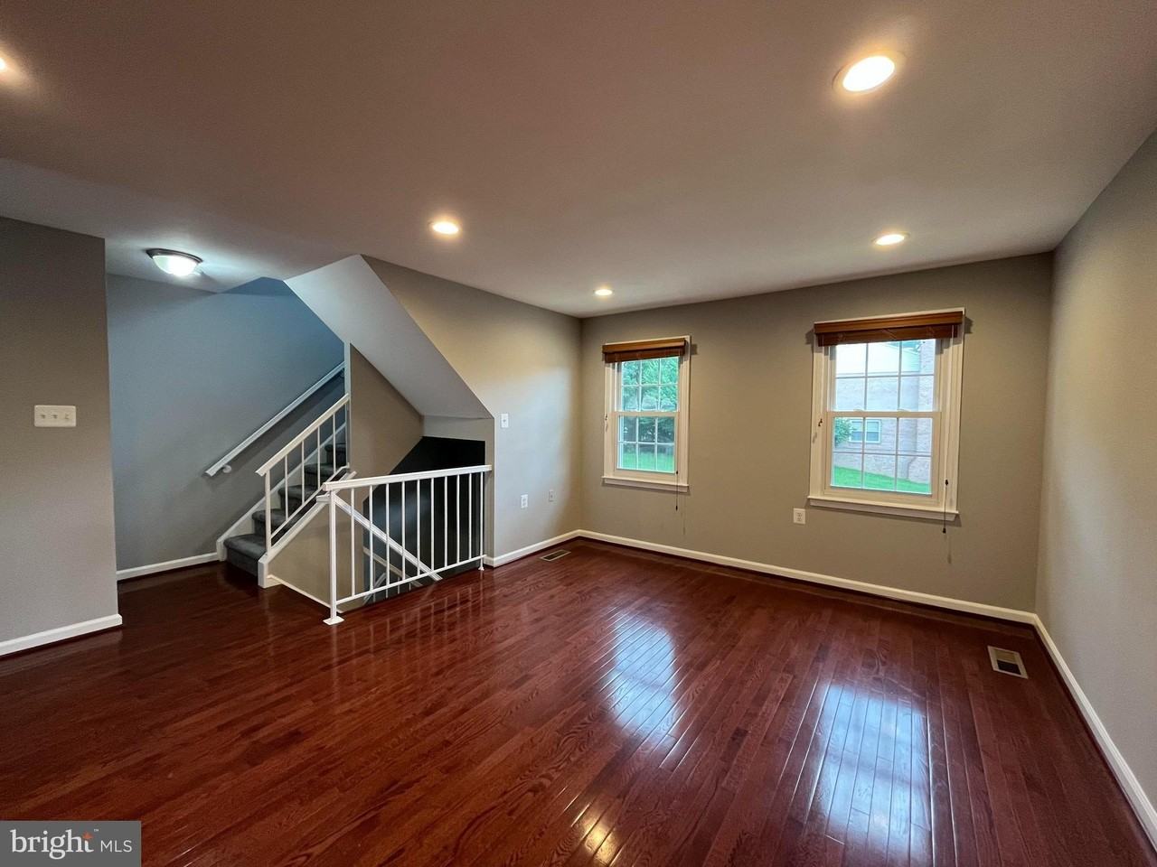 11353 Cromwell Ct - Photo 4 of 34